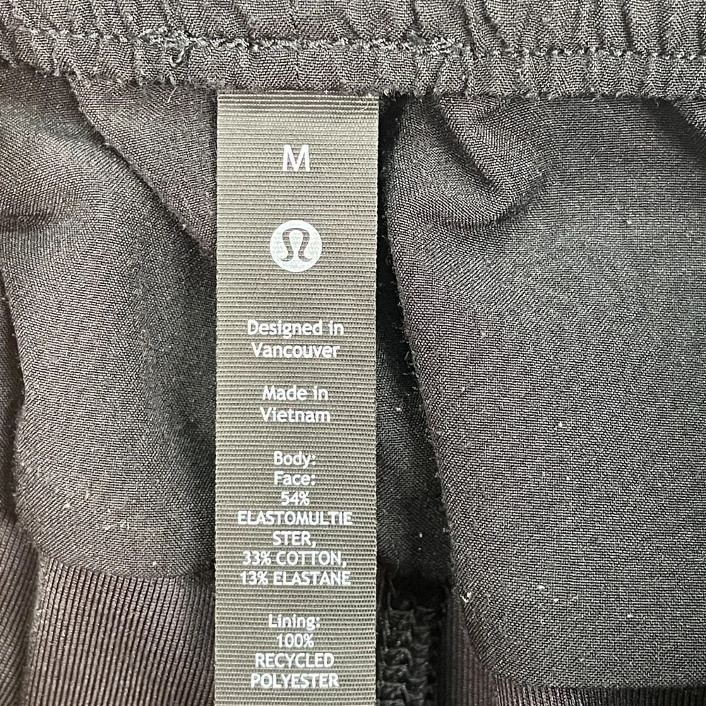 Lululemon Utilitech Classic Fit Pull-On Pant Black Mens Size Medium (Fits 30X30)